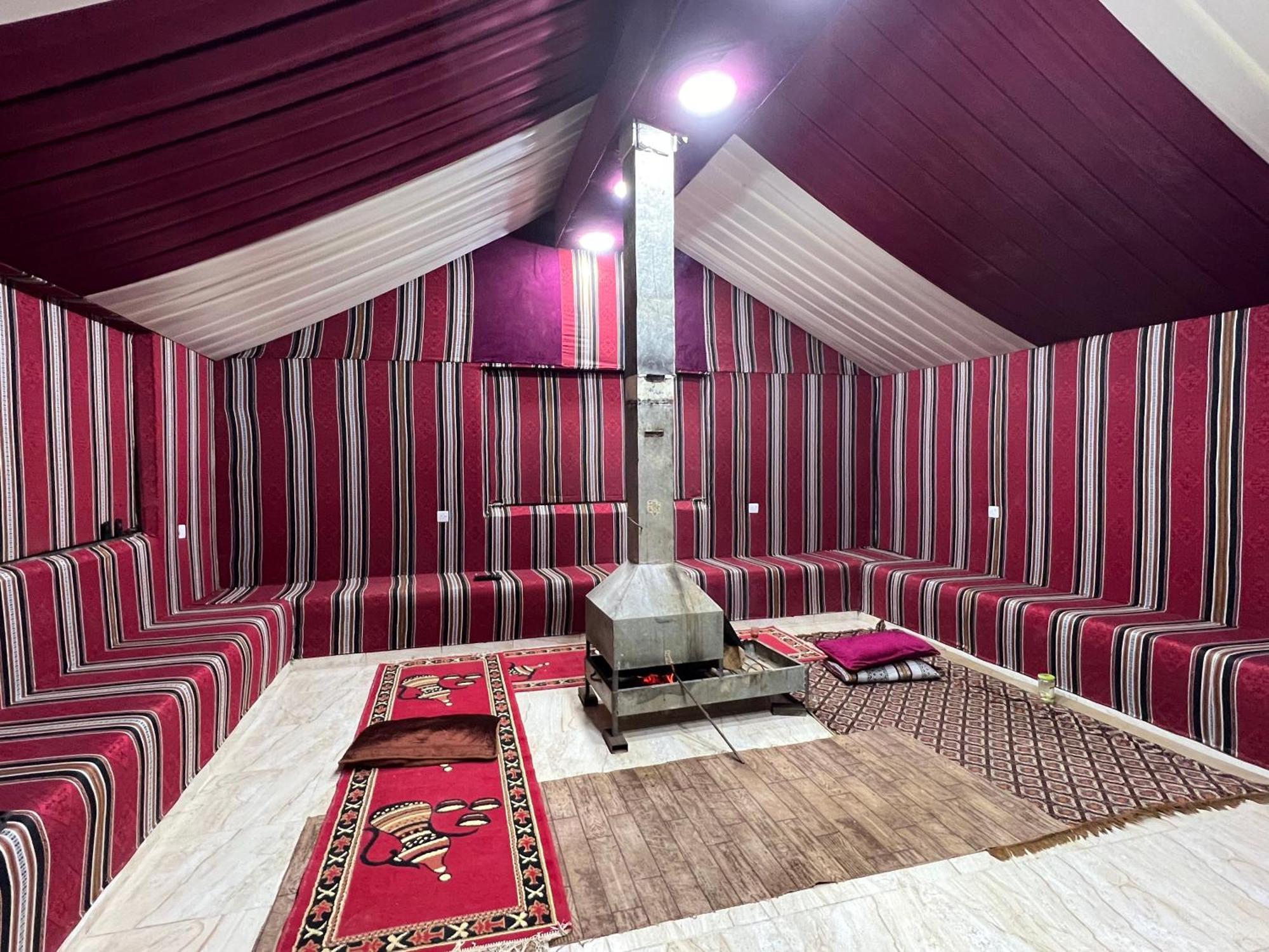 Scarlet Luxury Camp Вади Рум Екстериор снимка