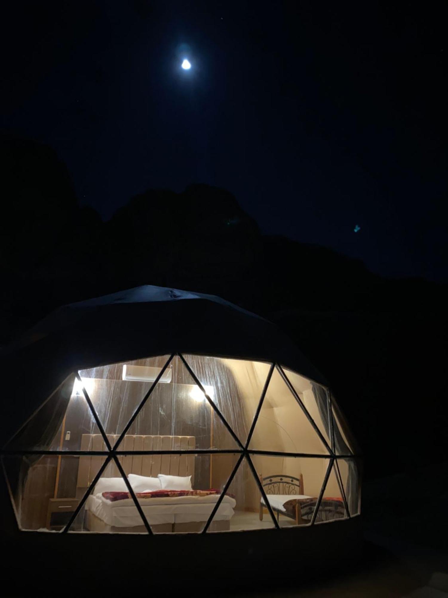 Scarlet Luxury Camp Вади Рум Екстериор снимка