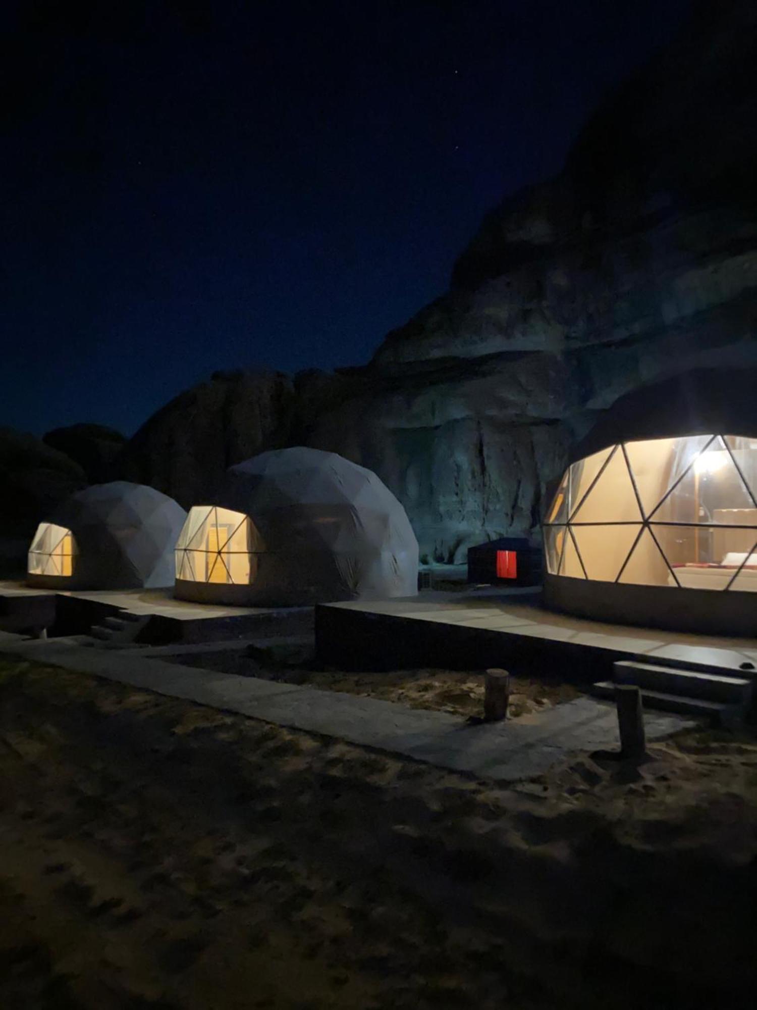 Scarlet Luxury Camp Вади Рум Екстериор снимка