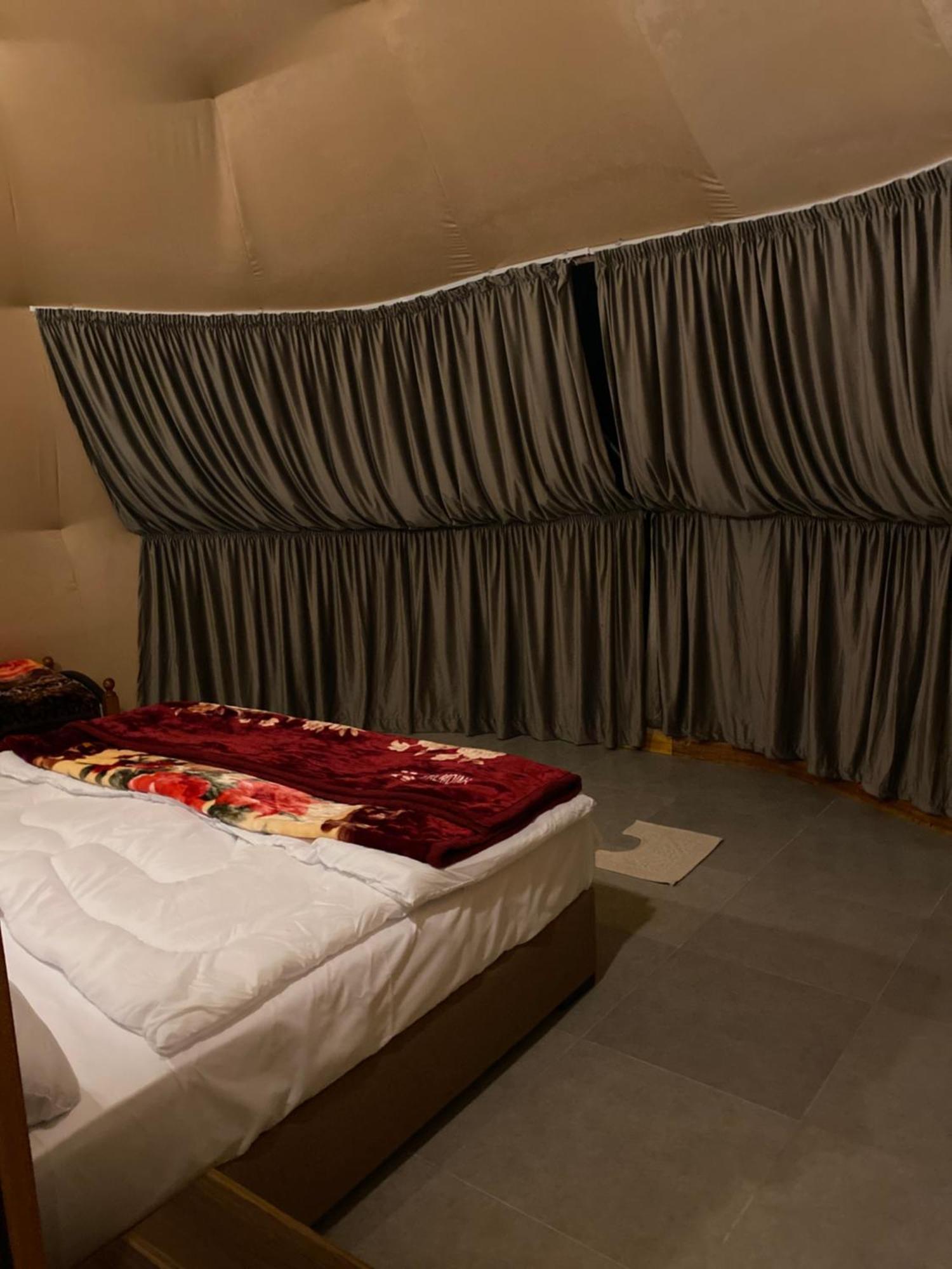 Scarlet Luxury Camp Вади Рум Екстериор снимка