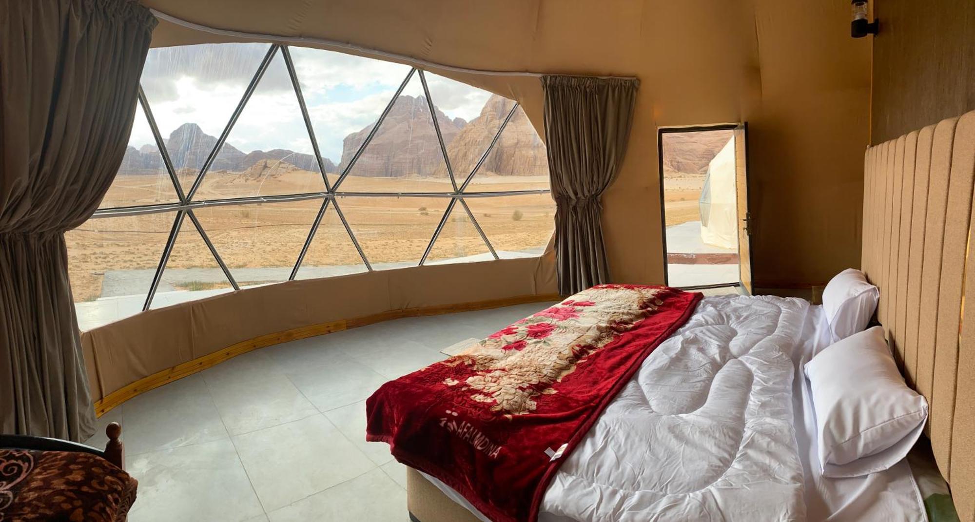 Scarlet Luxury Camp Вади Рум Екстериор снимка