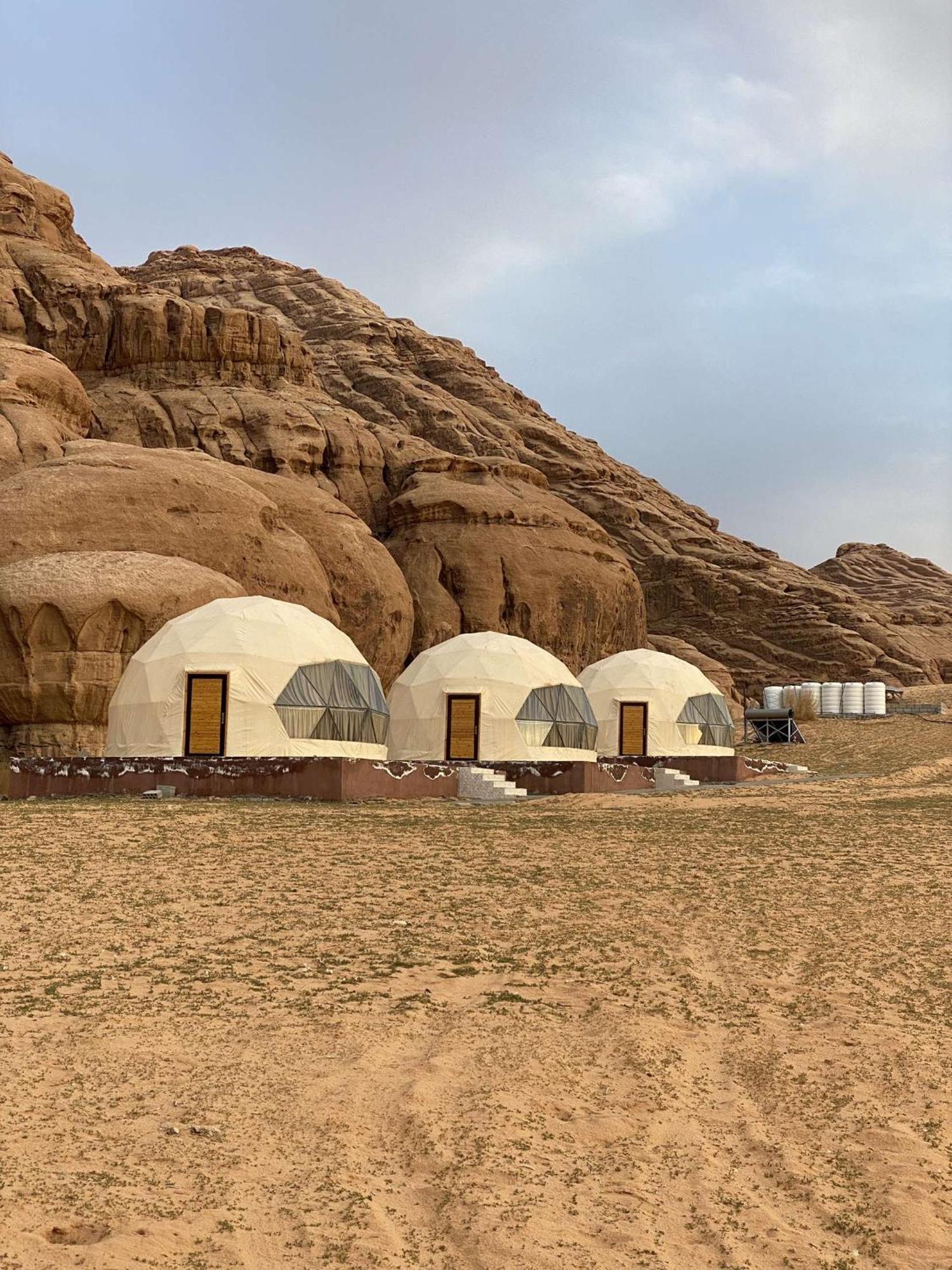 Scarlet Luxury Camp Вади Рум Екстериор снимка