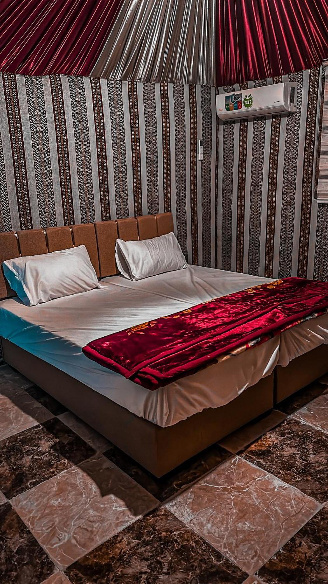 Scarlet Luxury Camp Вади Рум Екстериор снимка