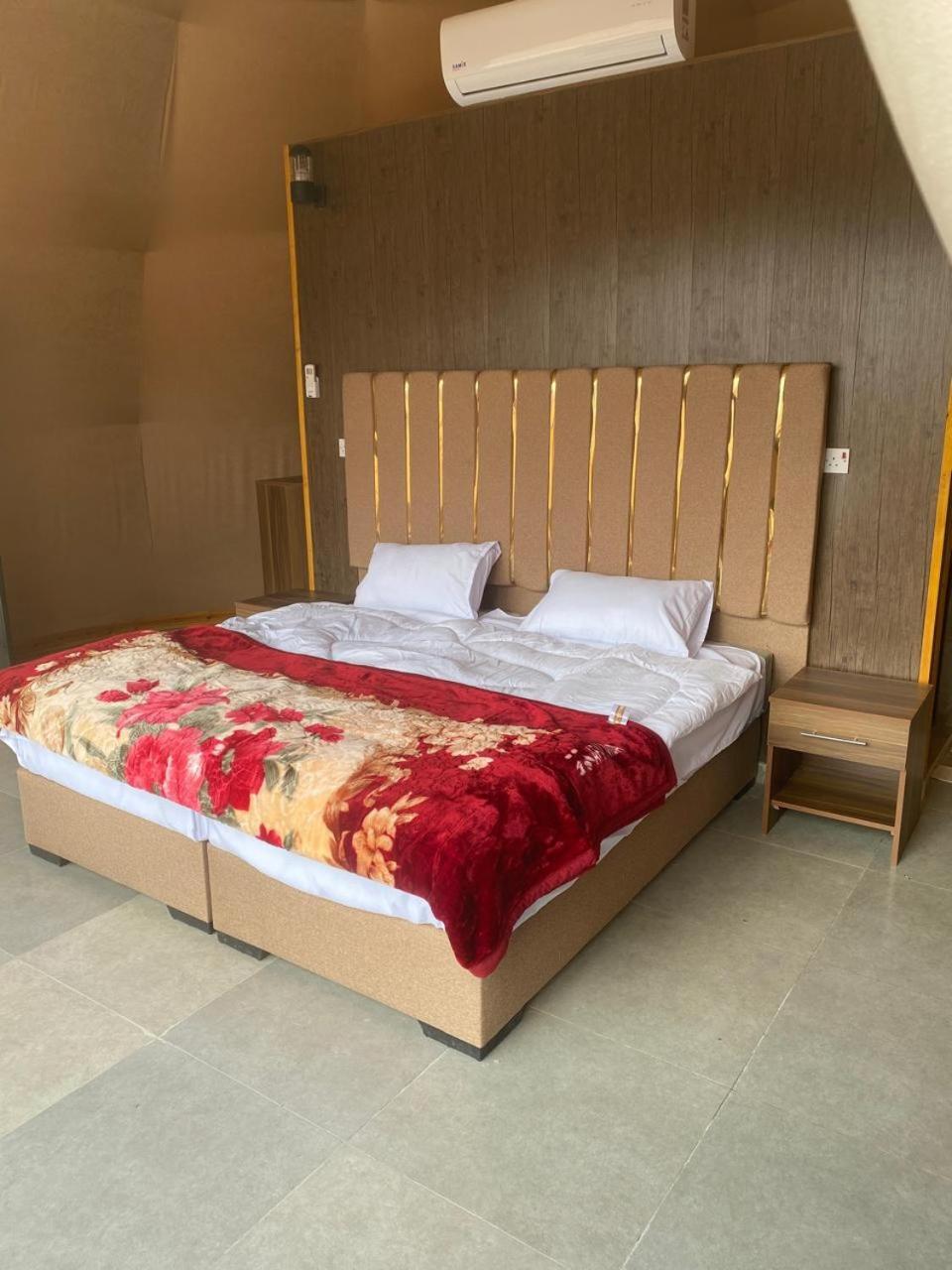 Scarlet Luxury Camp Вади Рум Екстериор снимка