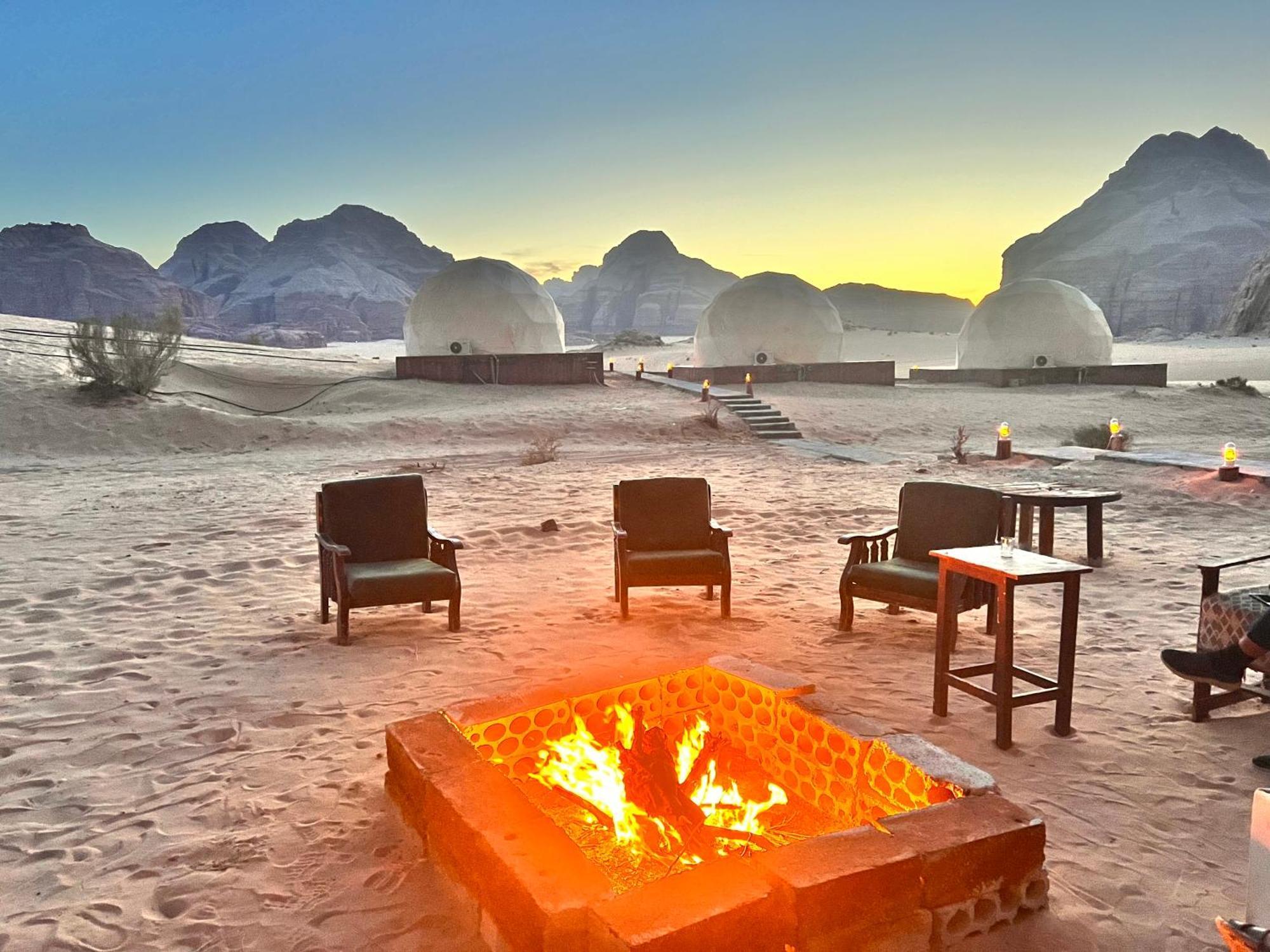 Scarlet Luxury Camp Вади Рум Екстериор снимка