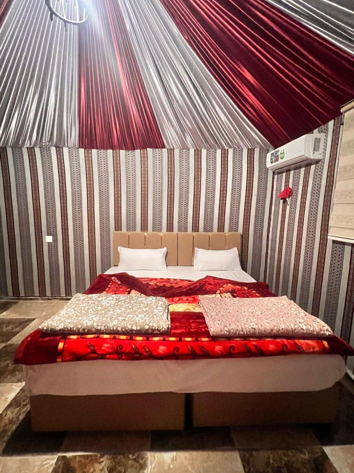 Scarlet Luxury Camp Вади Рум Екстериор снимка