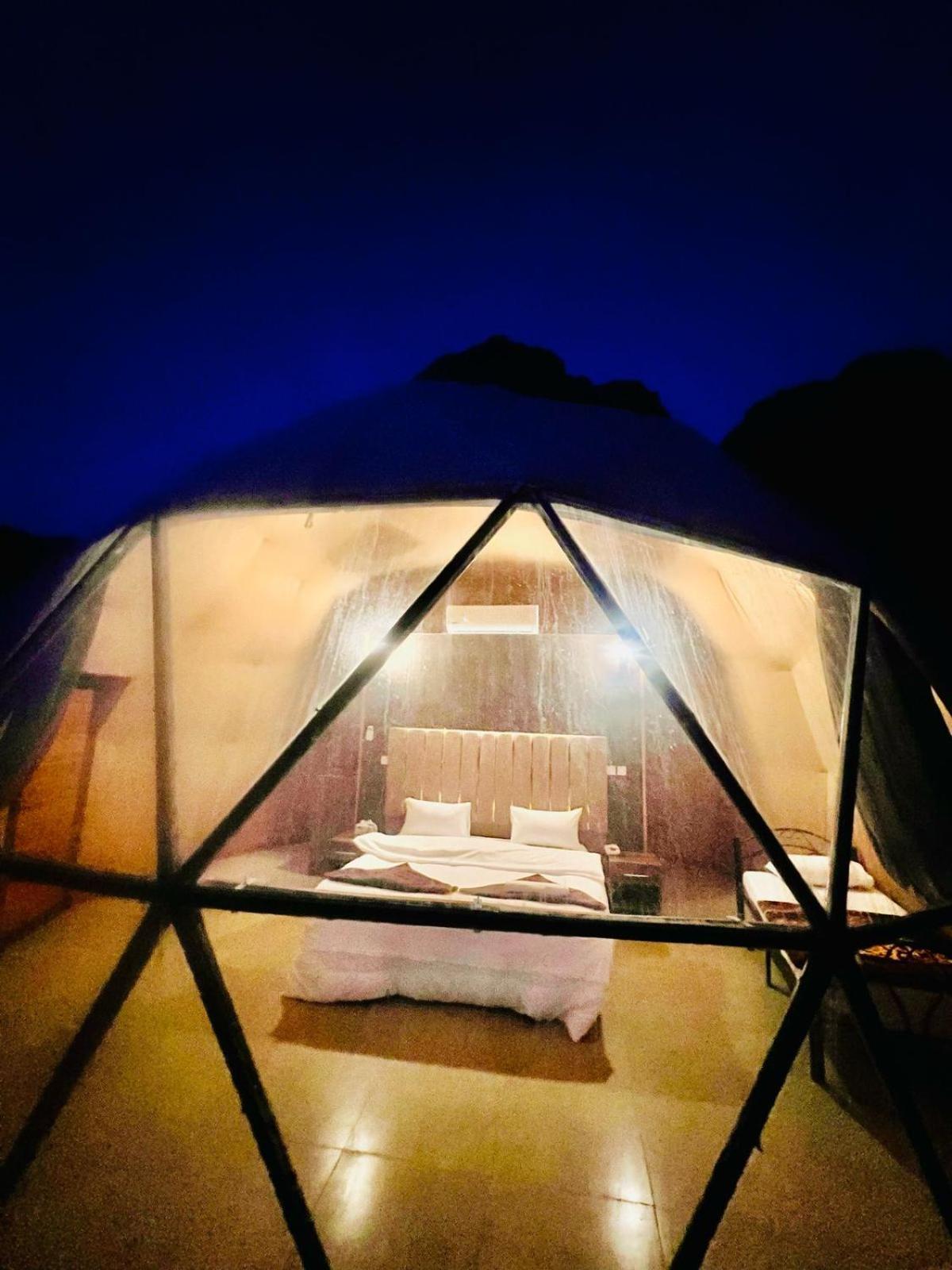 Scarlet Luxury Camp Вади Рум Екстериор снимка