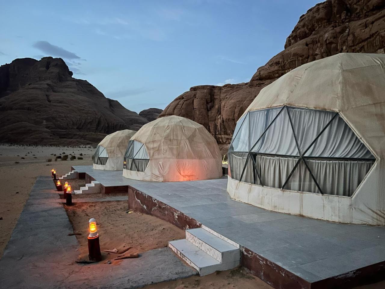 Scarlet Luxury Camp Вади Рум Екстериор снимка
