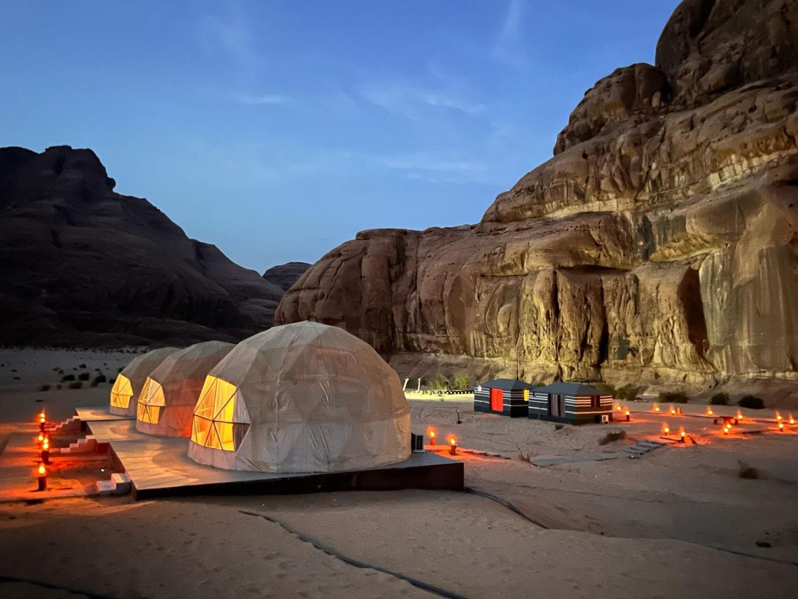 Scarlet Luxury Camp Вади Рум Екстериор снимка