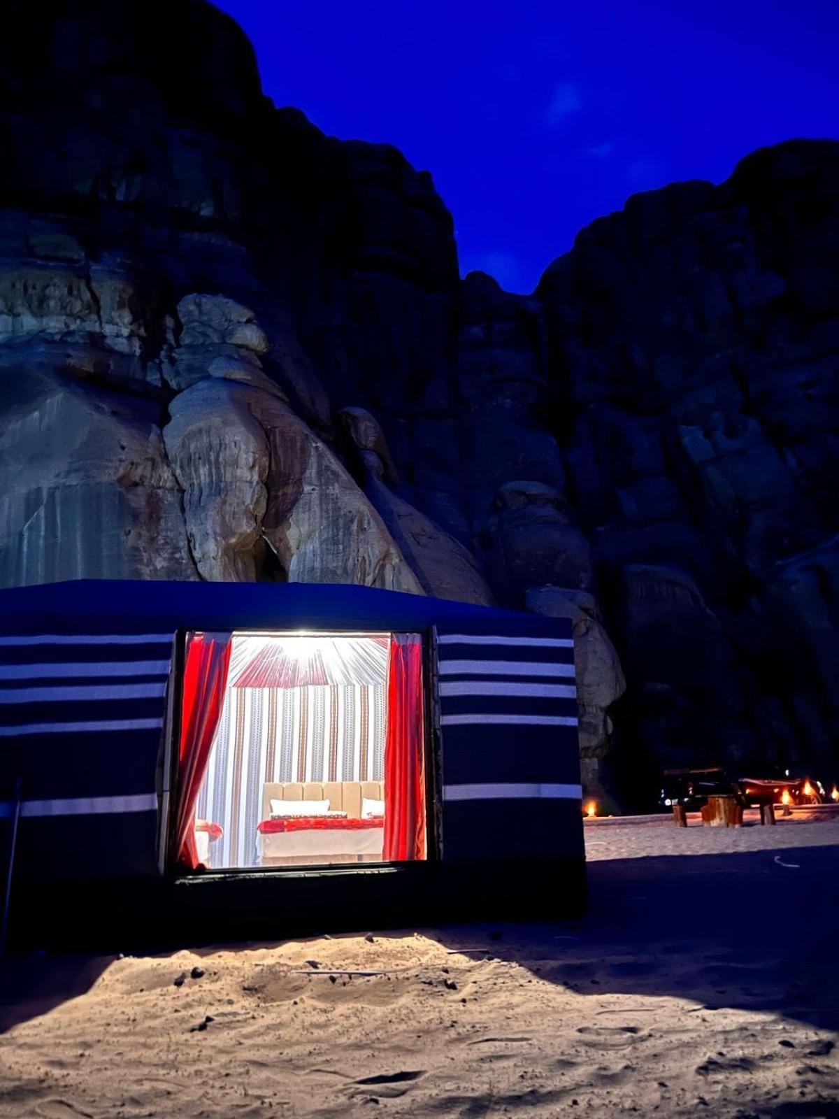 Scarlet Luxury Camp Вади Рум Екстериор снимка