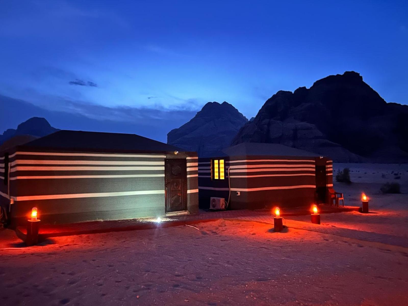 Scarlet Luxury Camp Вади Рум Екстериор снимка