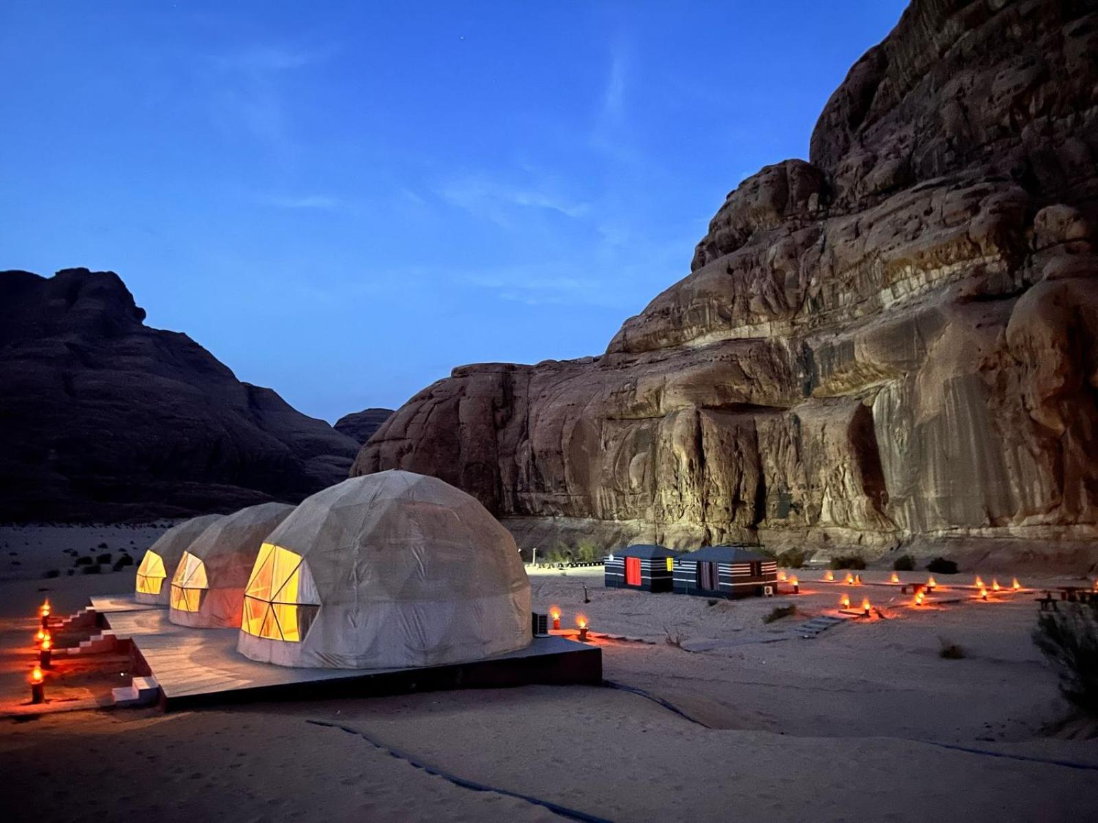 Scarlet Luxury Camp Вади Рум Екстериор снимка